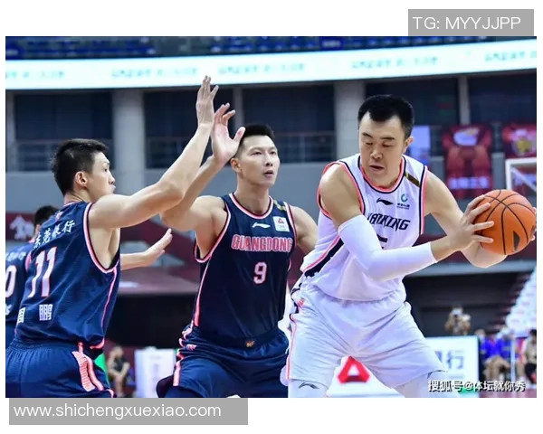 激战九十分钟双方鏖战至终场哨响比分定格在二比一掀起赛场高潮